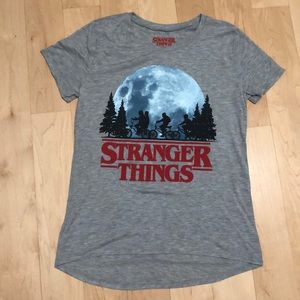 Set of 2 STRANGER THINGS t-shirts